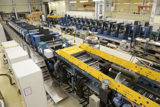 Сборка длинных машин Rapida 106 для Amcor Tobacco Packaging на заводе KBA-Sheetfed в Радебойле, 2017 г.