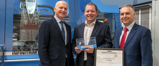 Andy Cork (center), founder and Managing Director of Printondemand, celebrates the Finishing 4.0 Award together with Dirk Deceuninck (left), CEO of Muller Martini Northern Europe, and Ian Clarke, Sales Executive at Muller Martini UK